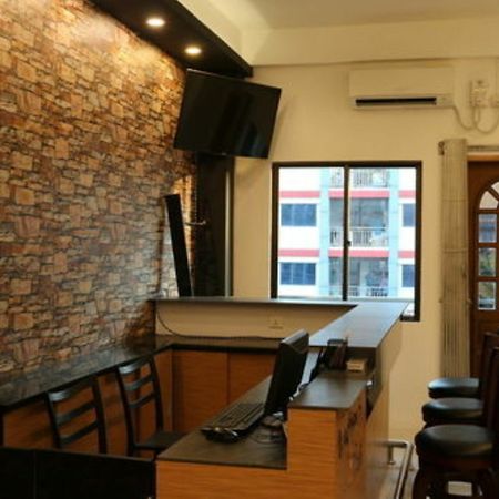 Wayfarer'S Rest Hotel Янгон Екстериор снимка