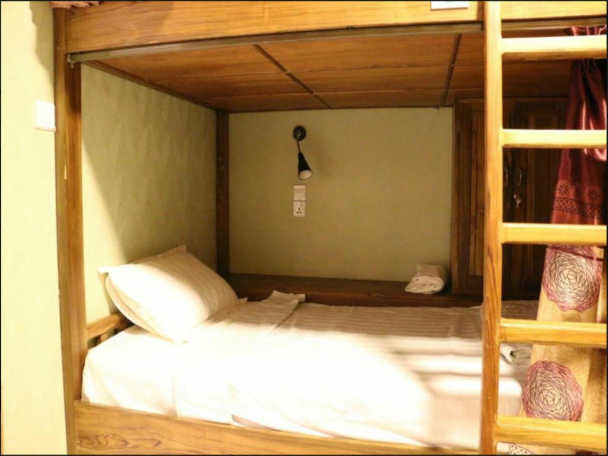 Wayfarer'S Rest Hotel Янгон Екстериор снимка