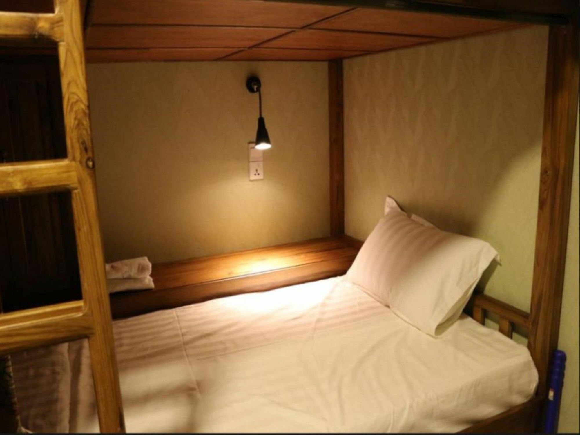 Wayfarer'S Rest Hotel Янгон Екстериор снимка